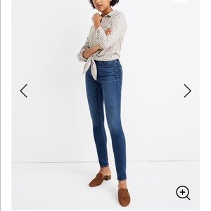 Madewell Curvy High-Rise Jeans in Hayes wash